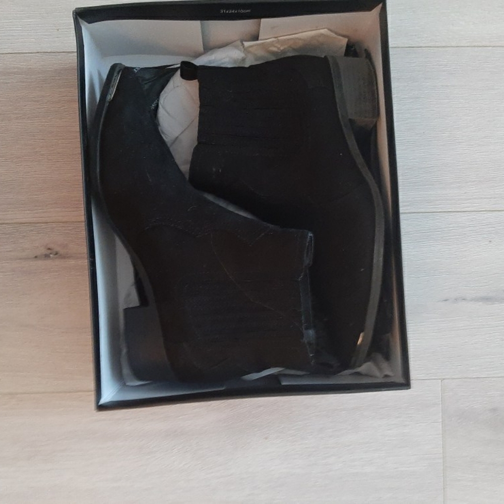 Booties - Picture 7 of 8